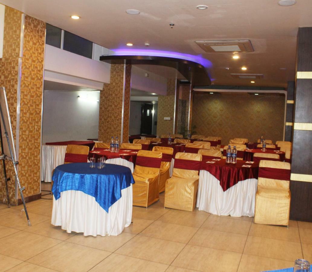 Tgi Apple Inn Džajpur Exteriér fotografie